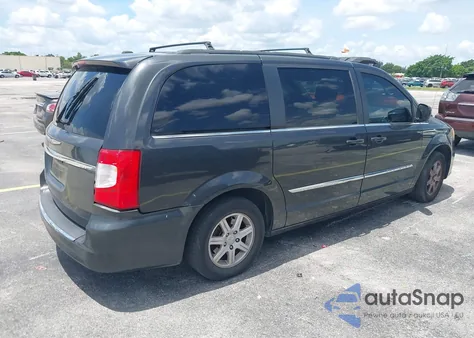 2011 Chrysler Town & Country Touring from USA, damaged, VIN 2A4RR5DG1BR625253